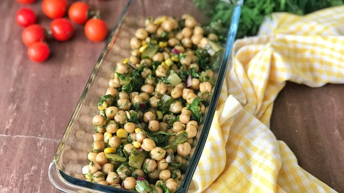 Mediterranean chickpea salad