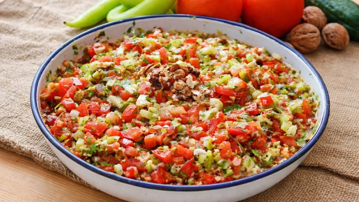 Walnut Tomato Salad